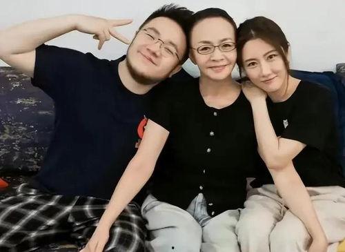 吃瓜娱乐八卦直播间爆料,娱乐圈幕后大事件,吃瓜群众齐围观!